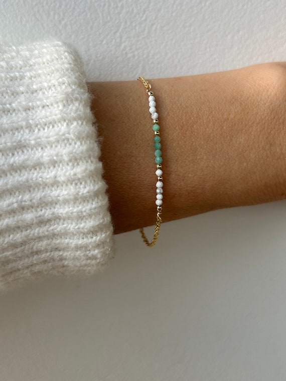 Howlite and amazonite bracelet. Dainty howlite and amazonite bracelet. Crystals for stress relief and calming energy.