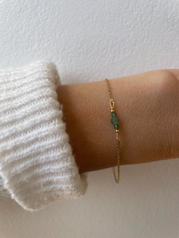 Dainty green aventurine bracelet. Abundance and good luck. Healing crystal chain bracelet. Emotional healing. Gold/silver/rose gold.