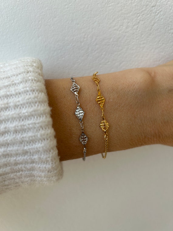 Minimalist bracelet. Dainty rhombus chain bracelet. Geometric chain bracelet. Gold/silver chain bracelet.