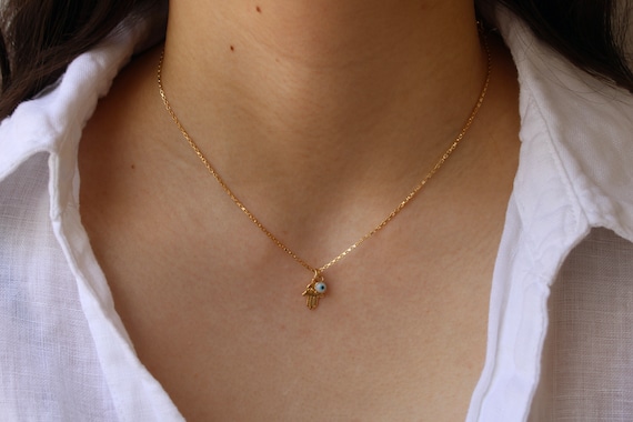 Hamsa and evil eye  necklace. Gold filled hamsa and evil eye necklace. Dainty hand of Fatima necklace. Dainty box chain necklace.