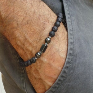 Mens lava rock bracelet. Beaded lava rock and hematite bracelet. Grounding bracelet. Gift for him. Mens stretch bracelet. 6mm beads