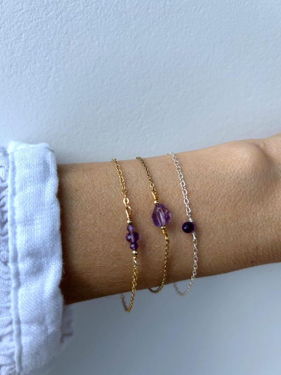 Dainty amethyst bracelet. Amethyst nugget bracelet. Amethyst drop chain bracelet. Gold, silver, rose gold chain. February chain.