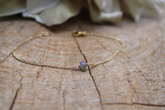 Dainty labradorite bracelet. Blue flash labradorite bracelet. Gemstone chain bracelet. Gold, silver, rose gold.