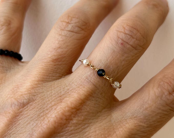 Dainty Pearl and black tourmaline Chain Ring - Gold Filled/sterling silver Ring - Minimalist Jewelry