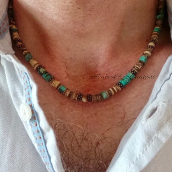 Collier homme en pierres précieuses. Collier africain de turquoises et de jaspe. Collier de perles. Collier homme. Collier style surfeur.