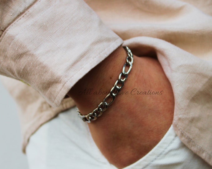 Mens silver chain bracelet. Figaro chain bracelet. Stainless steel. 7mm.