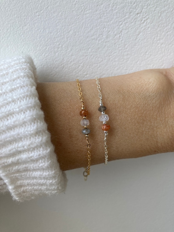 Moonstone, sunstone and labradorite bracelet. Positivity, healing, hormonal balance. Gold, silver, rose gold chain.