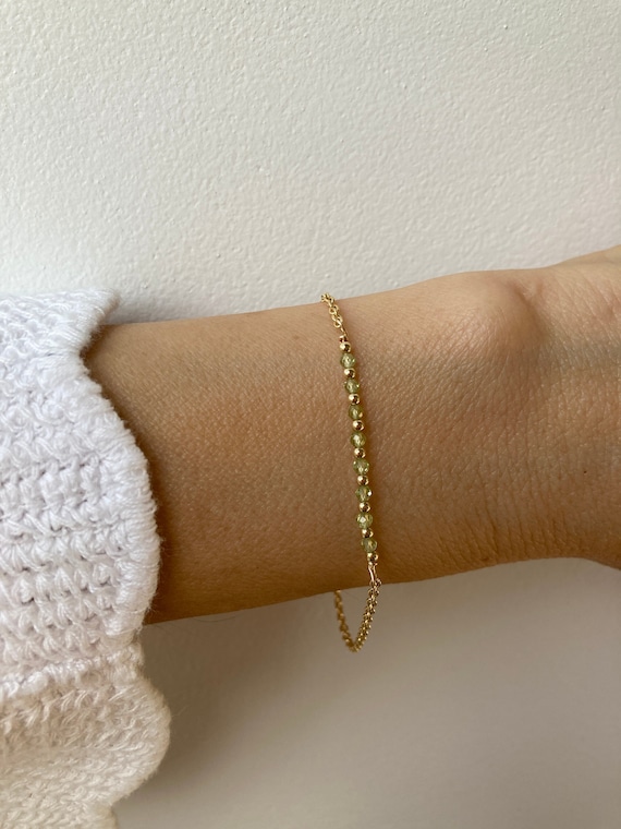 Beaded peridot bracelet.  Gold filled/sterling silver peridot bracelet. Dainty peridot bracelet. August birthstone bracelet.