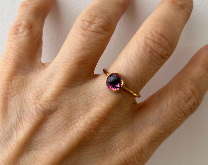 Adjustable Stainless Steel Evil Eye Ring with Color Changing Charm. Gold, silver