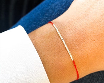 Bracelet d'amitié en soie rouge délicat, bracelet de souhaits minimaliste en ficelle rouge, bracelet d'amitié