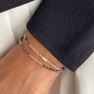 Pulseira de espinélio preto e prata pura, pulseira delicada de espinélio minúsculo, pulseira minimalista de pedras preciosas