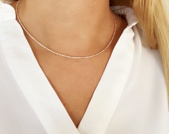 Winzige silberne Perlenhalskette, Wesentliche Perlenhalskette, Zarte minimalistische Halskette