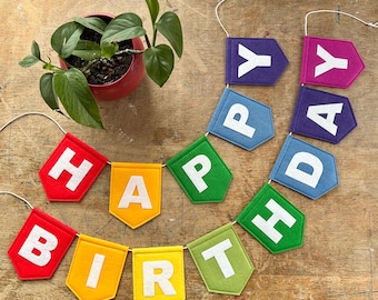 Decorazione di buon compleanno - Ghirlanda di bandierine di compleanno in feltro colorato - Striscione di compleanno in feltro riutilizzabile - Decorazione per feste arcobaleno per bambini