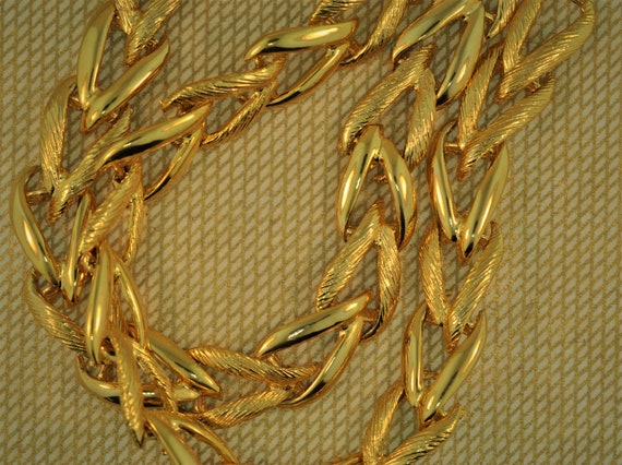 Vintage Gold Tone Designer Link Necklace - image 5