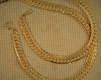 Vintage Gold Tone Textured Herringbone Chain