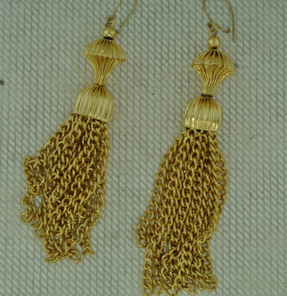 1970's Gold Tone Fringe Drop Earrings - image 1