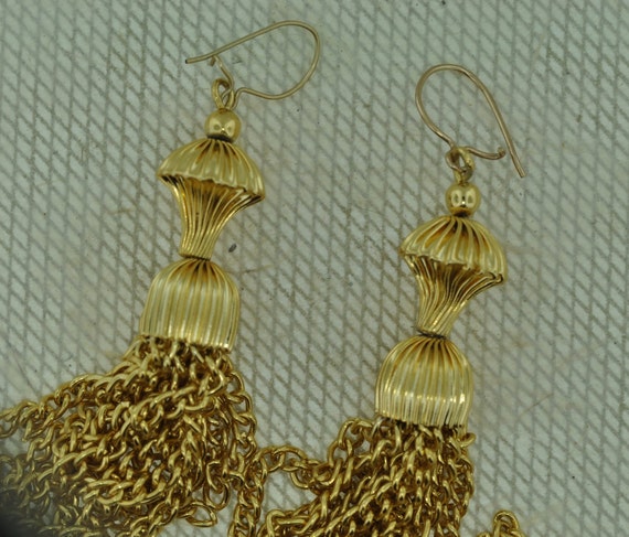 1970's Gold Tone Fringe Drop Earrings - image 6