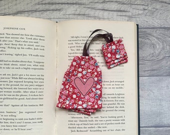 Tea bag bookmark, book gifts for her, tea bag gift, tea and books, bookworm gifts, reading gifts for book lovers, small gift ideas