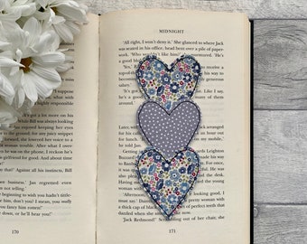 Heart bookmark, romance reader gift, valentines day gift for book lovers, bookworm gifts, fabric bookmark, small gift ideas, reading gift