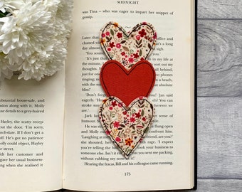 Heart bookmark, fabric bookmark, bookworm gifts, book gifts for book lovers, bookish gifts, gift for friends, small gift ideas