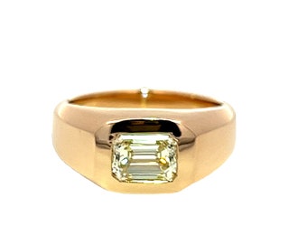 1,72ct Fancy Emerald Cut Diamond Men's Ring, Set in 14K Yellow Gold GIA Certified