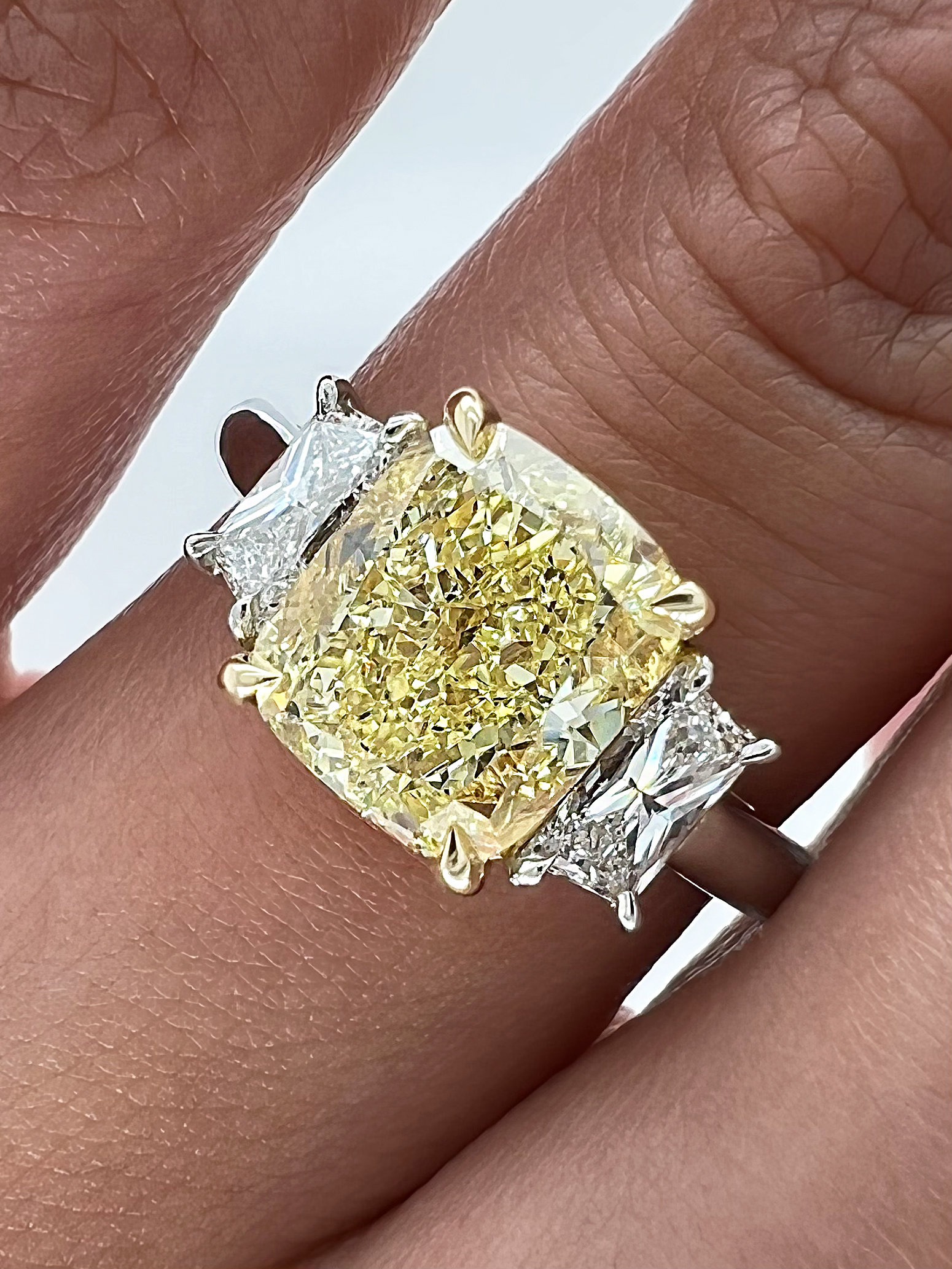 Value of 3 hotsell carat yellow diamond