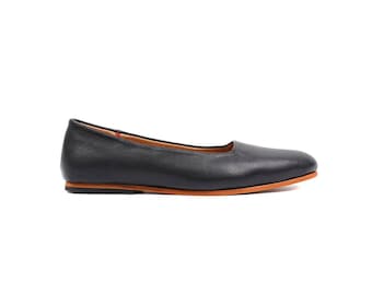 Single Cut Loafer (Black)