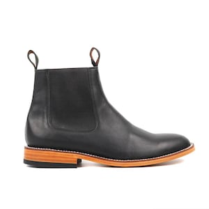 Women&#39;s Chelsea Boot (Black)
