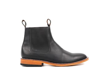 Women's Chelsea Boot (Black)