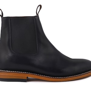 Women's Chelsea Boot (Black)