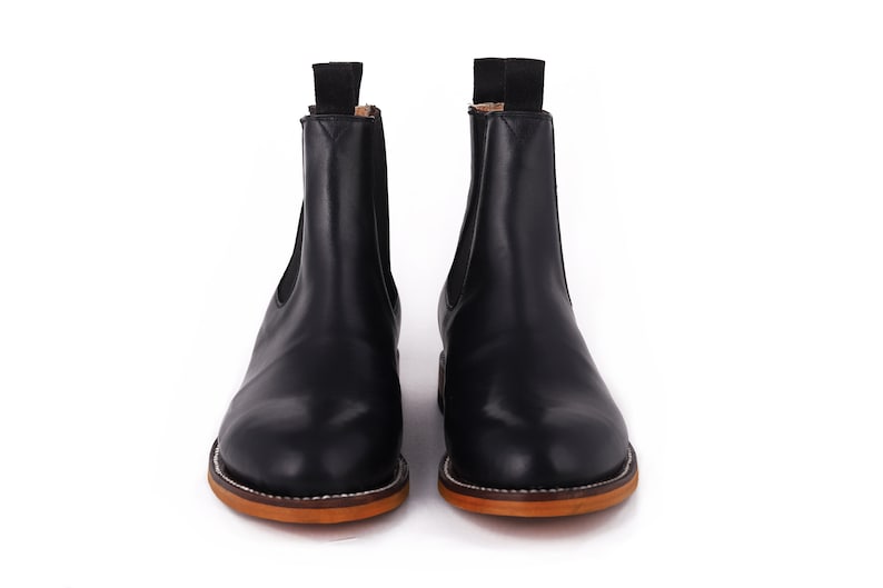 graceyn chelsea boot for women in black