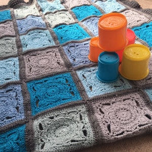 Boy baby willow patterned crochet blanket