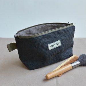 Borsa organizer per trucchi in lino nero waffle - Custodia con cerniera Essentials - Piccola borsa vegana per toelettatura da uomo, unisex