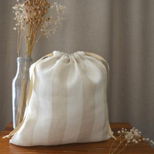 Elfenbeinfarbene gestreifte Leinenwäschetasche - Geschenk für Mama - Geschenk für Mama