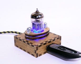 USB Extension Radio Steampunk Cable - Pentode Extender Cord - USB 2.0 / USB 3.0 - Braided Cable - Red / Green / Blue - Illumination Colour