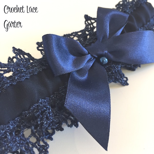 Crochet Lace 'Something Blue' Wedding Garter, with Dark Navy Blue Bow & Pearl, Boho Bride Garter, Country, Barn,  strumpfband hochzeit