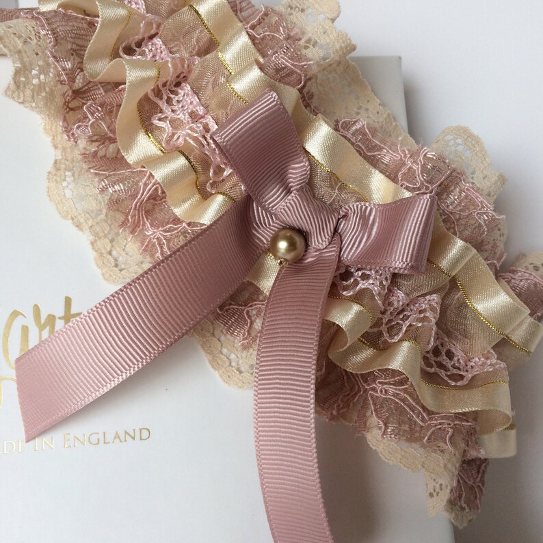 Vintage 1950/'s style Wedding Garter in a Champagne Nude /& Dusty Pink Lace Ruffle pearl bow Boho Garter Costume Fancy Dress