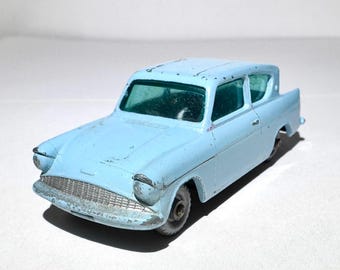 Rare Antique Matchbox Lesney Die Cast Ford Anglia Metal Car #7