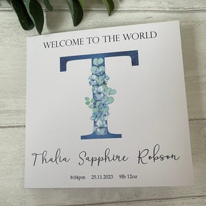 Biglietto d'auguri personalizzato per neonato con alfabeto, annuncio di nascita, biglietto di battesimo, regalo per baby shower, nipote, nipote, regalo per neonato, lettera, floreale