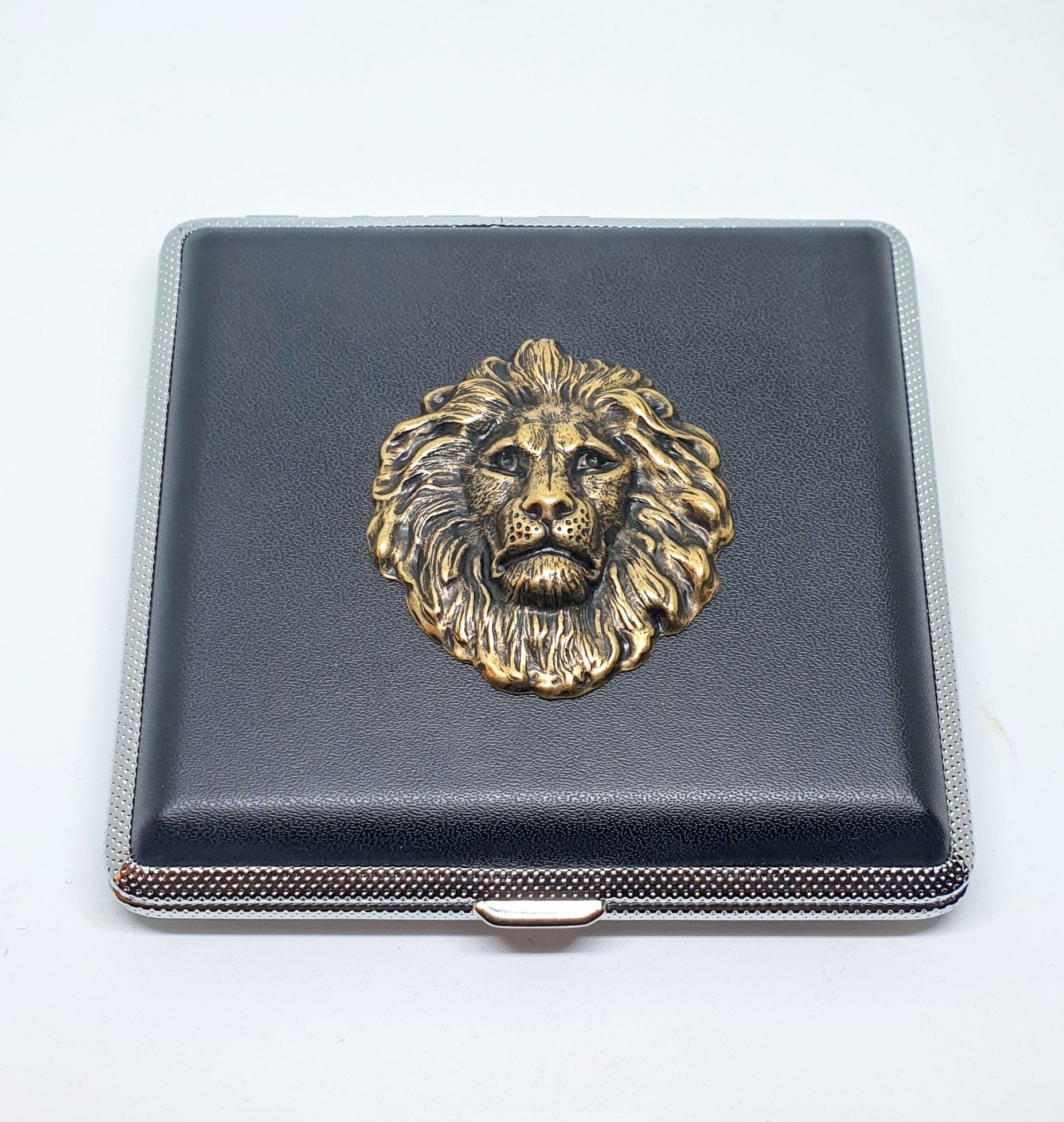 Lion Head Faux Leather Cigarette Case With Lighter 