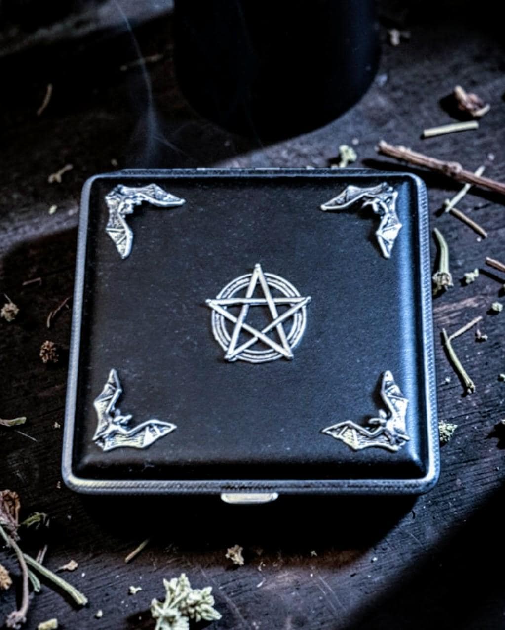 Black Leather Cigarette Case, Goth Cigarette Case,bat Metal Case, Cigarette  Box