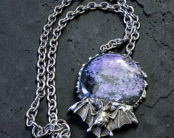 Collar con colgante de charoíta, colgante de murciélago gótico, joyería estilo Tiffany, collar hecho a mano