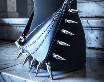 Goth spike-väska, axelväska, punk axelväska, triangelformad axelväska, goth-väska