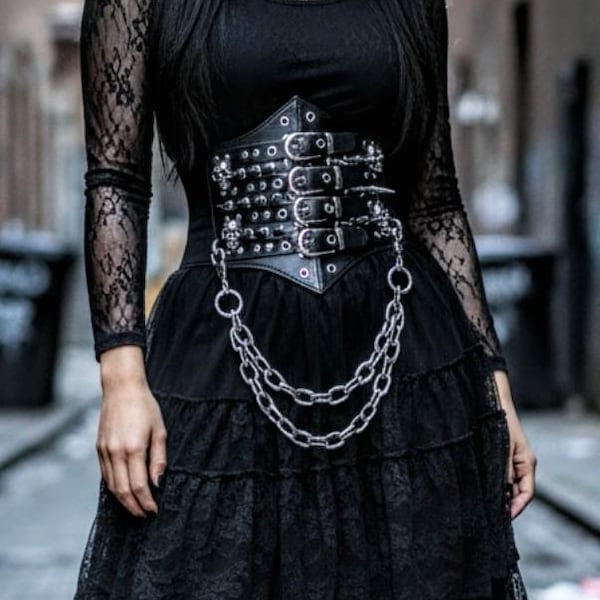 Cinto com spikes, cinto gótico com spikes, cinto tipo corset