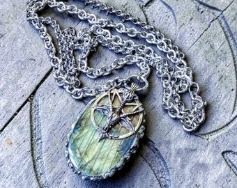Collar de labradorita / collar de Baphomet / colgante gótico / colgante de cabeza de cabra