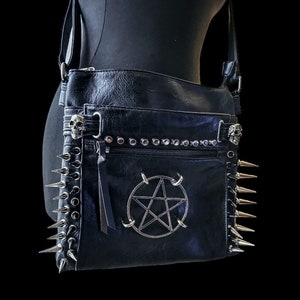 Gothic Umhängetasche, Pentakeltasche, Spike Tasche, Schädeltasche, Crossbody tasche, PU-Ledertasche