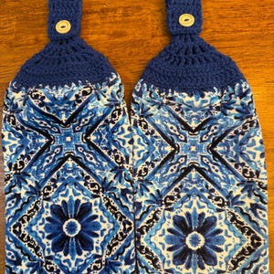 dishtowels, crocheted dish towels, blue kitchen dish towels, crocheted towel topper