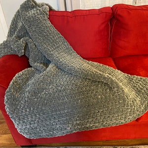 grobstrick Decke, gehäkelte afghanische Decke, gehäkelte graue afghanische Wolldecke, Tagesdecke und Überwurf