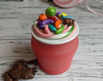 Sweets Candle: Hand-Painted Decorative Lid, Strawberry & Cream Scent