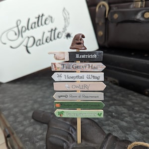 Adorno de poste de letrero de la escuela de magos